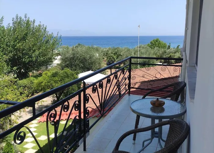 Nina's Cozy Apartamento Chrani